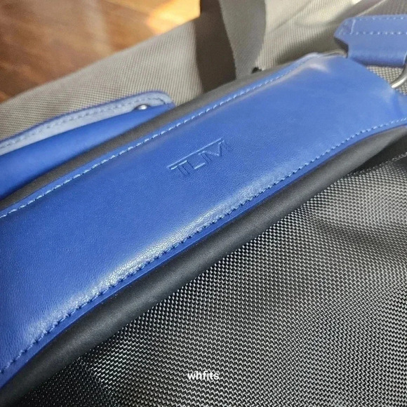 Rare Tumi Alpha Bravo Blue and Gray Weekender Bag Limited Colorway - Picture 10 of 11